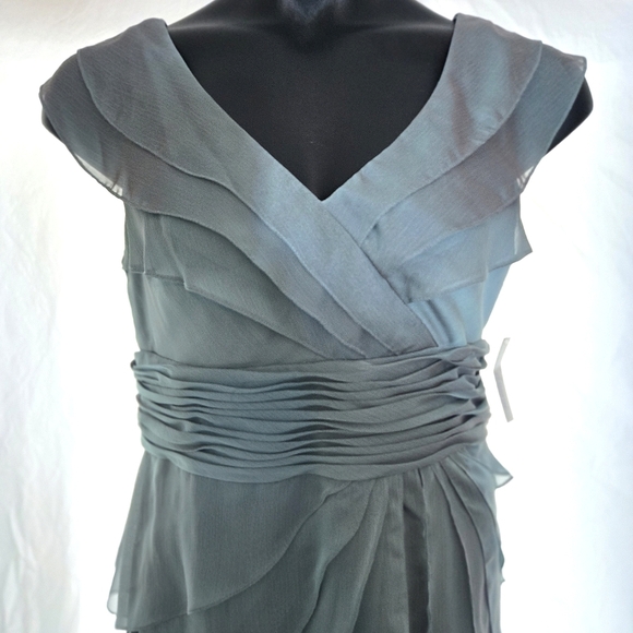 Ruffled Iridescent Blue/green Party Dress NWT - Picture 2 of 12